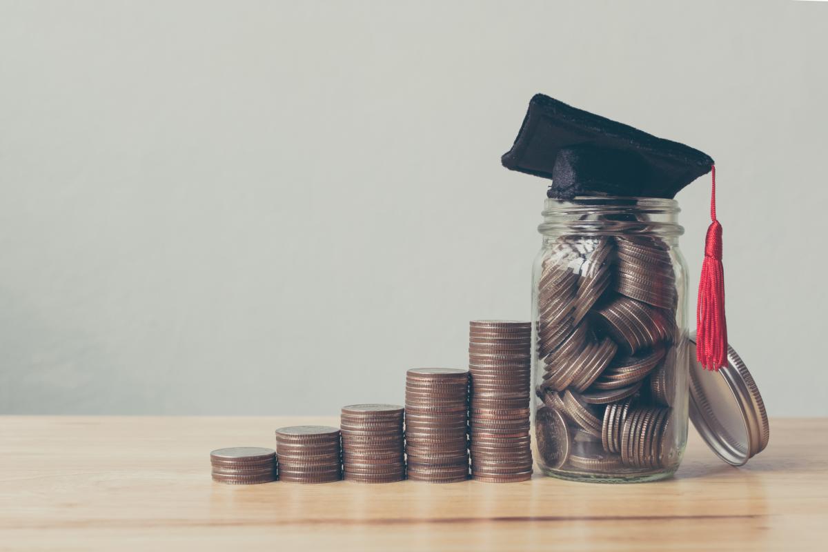 EL ALTO PRECIO DE LAS TASAS UNIVERSITARIAS HACE QUE LA DEMANDA DE LA FORMACIÓN A DISTANCIA AUMENTE  imagen 1 EL ALTO PRECIO DE LAS TASAS UNIVERSITARIAS HACE QUE LA DEMANDA DE LA FORMACIÓN A DISTANCIA AUMENTE  imagen 1