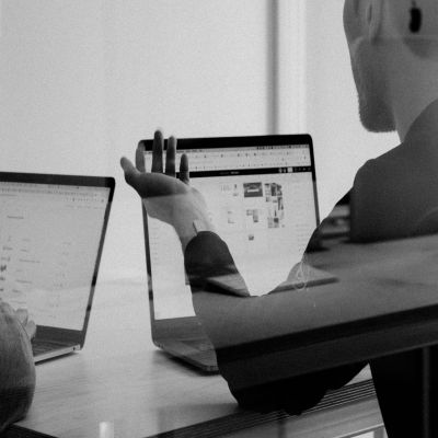Experto en Sistemas de Información + Máster en Dirección Comercial y Marketing