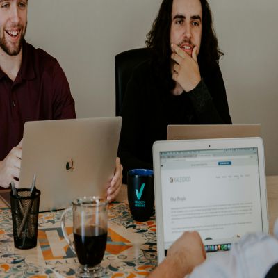 Doble Máster en Dirección de Marketing y Máster en Dirección de Comunicación Corporativa y Relaciones Públicas
